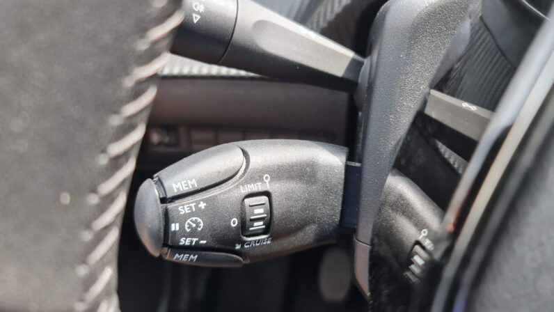 
								Peugeot 2008 1.2 benzina Allure – 2024 full									