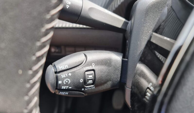 
								Peugeot 2008 1.2 benzina Allure – 2024 full									