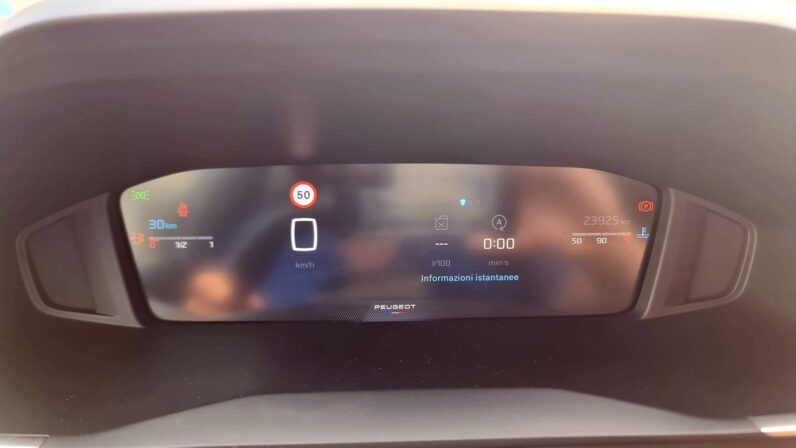 
								Peugeot 2008 1.2 benzina Allure – 2024 full									