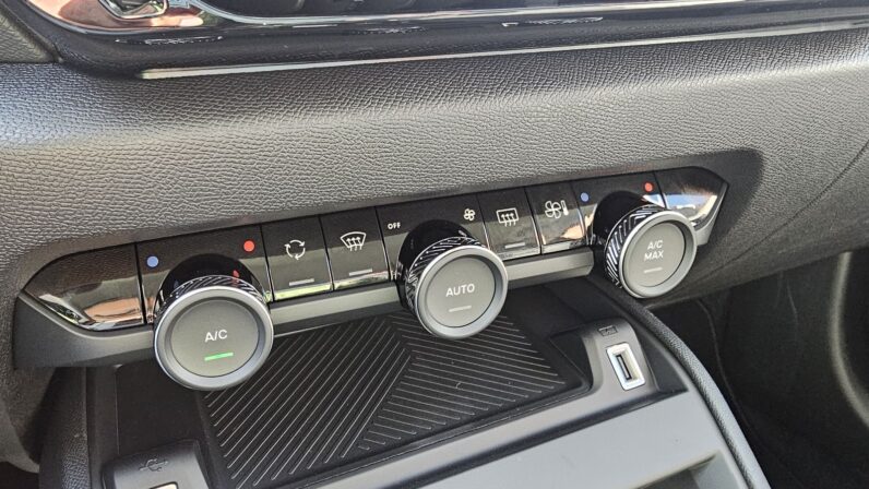 
								Citroën C4 1.2 PureTech 129 cv – Km Zero full									