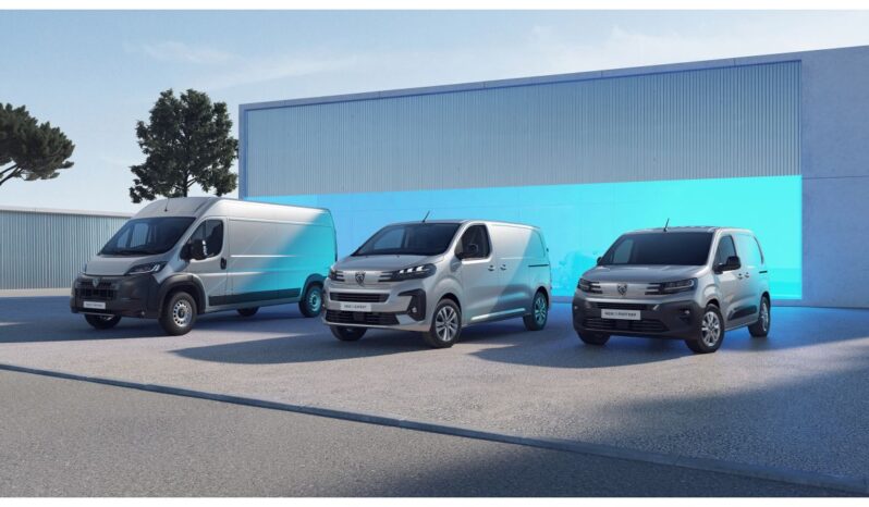 Vieni a scoprire tutta la gamma dei veicoli commerciali Peugeot Professional!