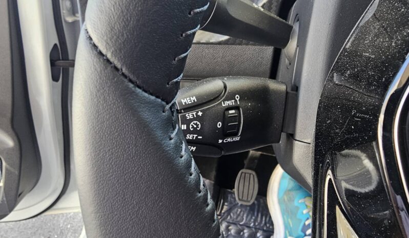 
								Peugeot 208 1.2 PureTech 100 Style Km Zero full									