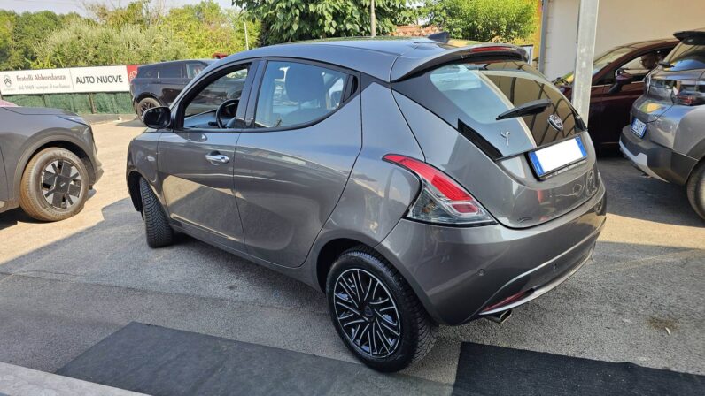 
								Lancia Y 1.0 FireFly Ibrida 68cv – 2021 full									
